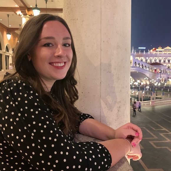 Meet your Posher, Kristen - Picture 1 of 1